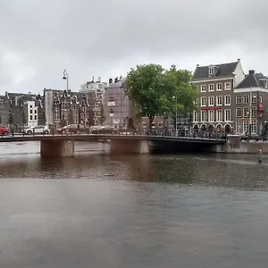 Rembrandt Square Boat Ámsterdam